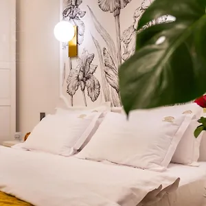 Feniks Fragola Main Square Apartment